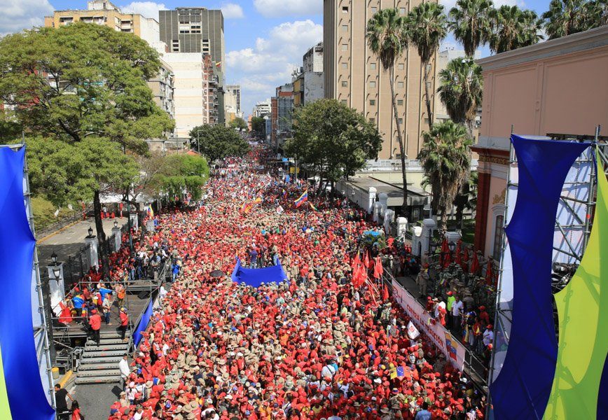 Manifestação pró-Maduro em Caracas, capital da Venezuela - Reprodução